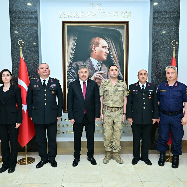 Eskişehir Valisi Yılmaz, İl Jandarma Komutan Vekili Ünlü'yü kabul etti