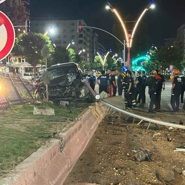 Batman'da araçlar çarpıştı: 3 yaralı