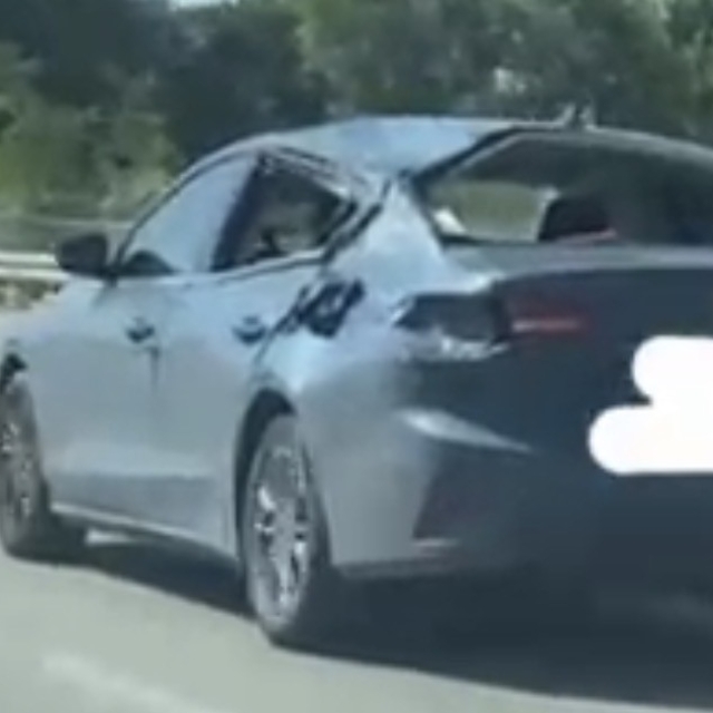 Trafikte hasarlı şekilde ilerledi