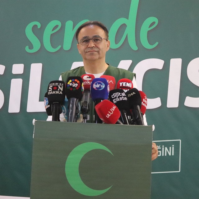 Yeşilay İzmir Şube Başkanı Yahşi'den 'bağımlılık' vurgusu: "Hiçbir çocuk va...