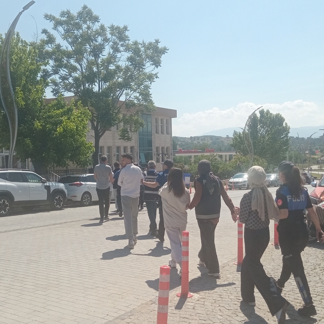 Kütahya'daki uyuşturucu operasyonunda 28 şüpheli adliyeye sevk edildi