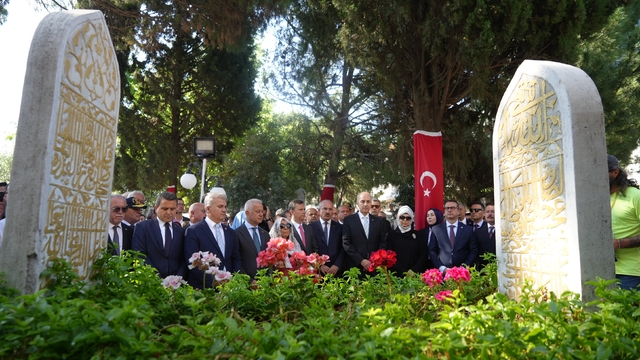 TBMM Başkanı Kurtulmuş Çanakkale'de
'Çelik Kanatlar'ın Nusret Mayın Gemisi üzerindeki gösterisi nefes kesti