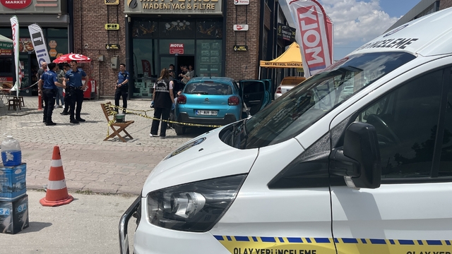 Konya'da kafe kurşunlayan şüpheli aracını bırakarak kaçtı