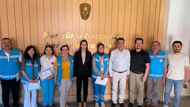 Gerze'de örnek sağlıkçılara başarı ödülü