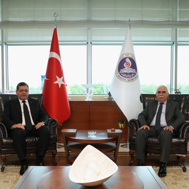 AYM Başkanı Özkaya, Türkmenistan Yüksek Mahkemesi heyetiyle bir araya geldi