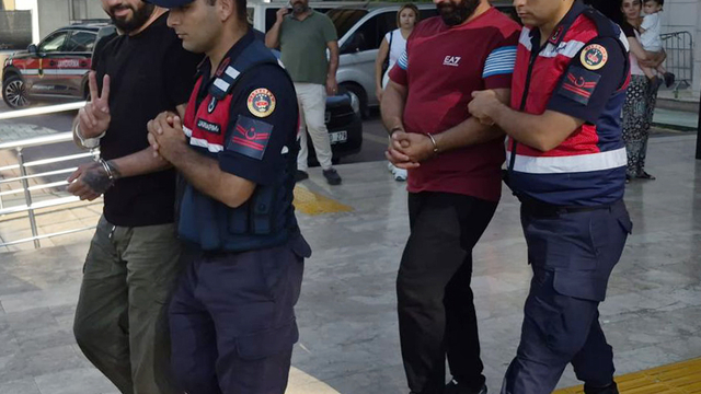 Zorla evine girdikleri kişinin 20 bin lirasını gasbeden 4 şüpheli tutuklandı