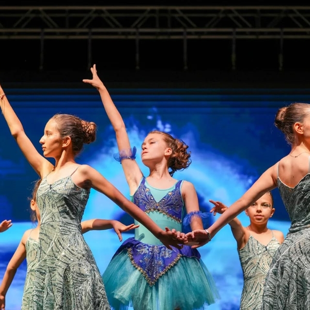 Aliağalılar sanat ve dansın büyüsünde buluştu