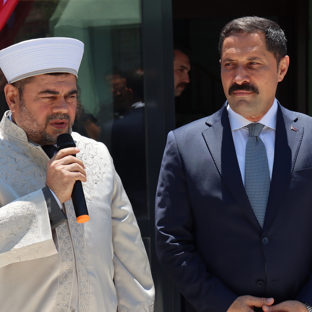 Hatay'da depremlerin ardından 130'uncu cami ibadete açıldı