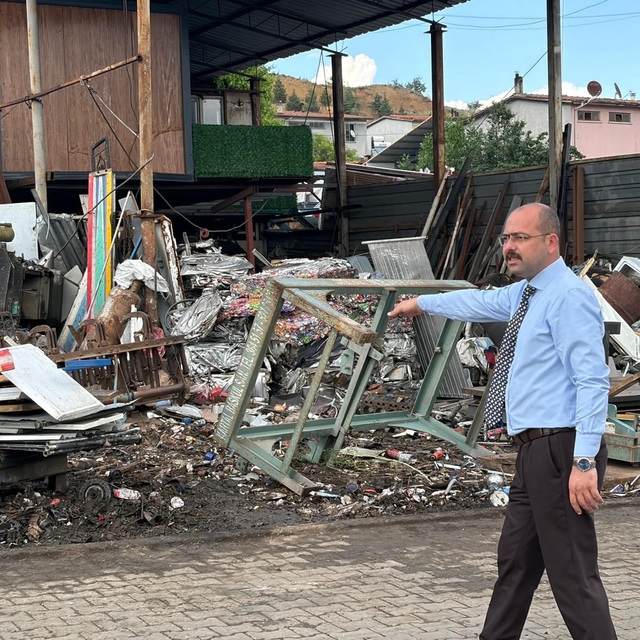 Tosya Belediyesi'nden Oto Sanayi Bölgesi'nde çevre temizliği