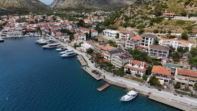 Bozburun sahili yeni yüzüne kavuştu