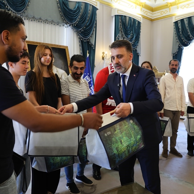 Başkan Vekili Biba, şampiyon marşın bestecilerini ağırladı