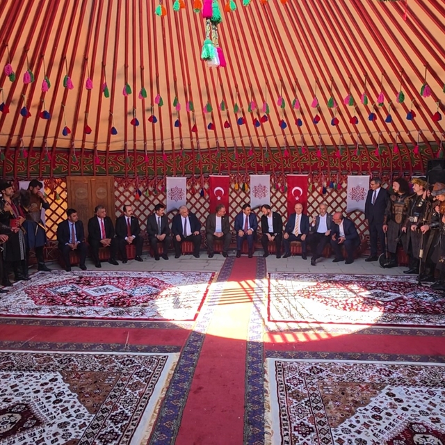 "Germiyan Festivali" kortejle başladı: Kütahya 3 gün boyunca tarih ve kültü...