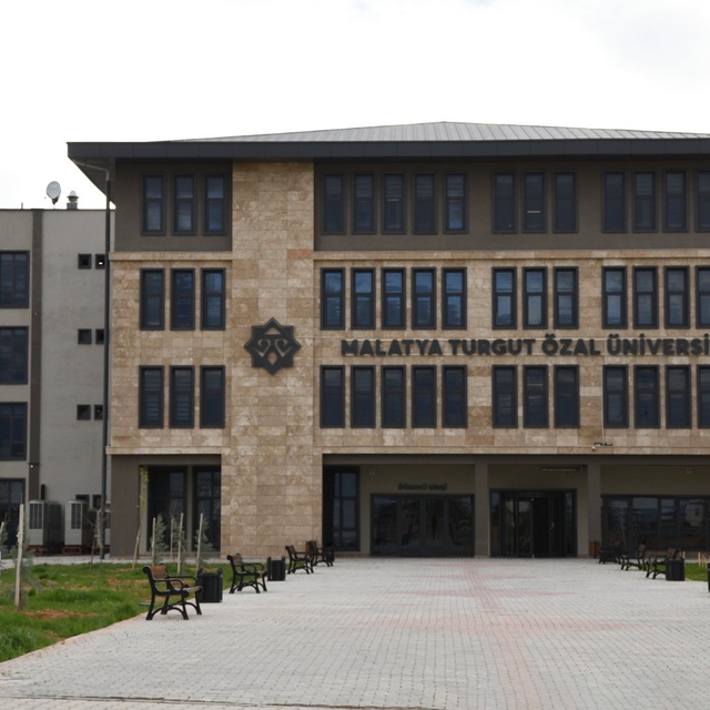 Malatya Turgut Özal Üniversitesi'nde Bilişim Teknolojileri Meslek Yüksekoku...