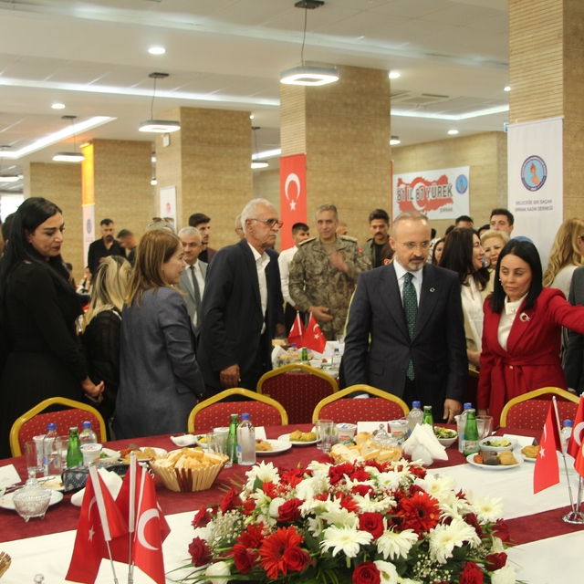 80 ilden gazi ve şehit yakınları Şırnak'ta bir araya geldi