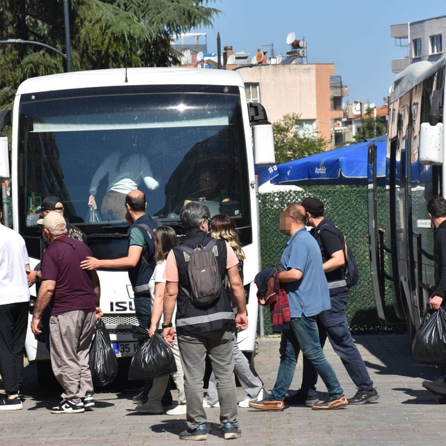 Ege Üniversitesi'ndeki yolsuzluk operasyonunda, eski dekan ve başhekim dahi...