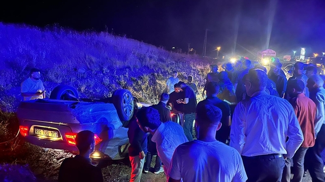 Bingöl'de otomobil takla attı: 1 yaralı