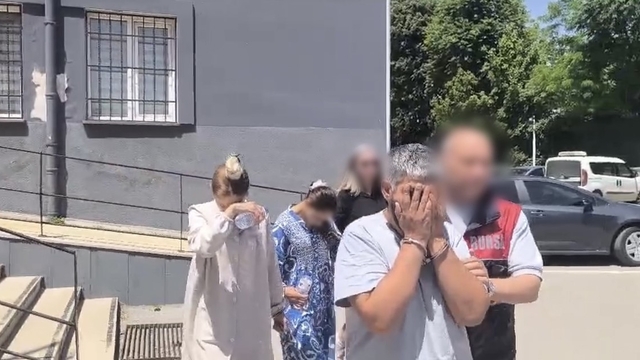 Çaldıkları çelik kasayla yakalandılar: 1.8 milyonluk ziynet sahibine teslim edildi