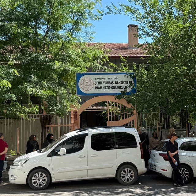 Kimliğe gerek yok demiş, sınava son bir dakikada yetiştirildi