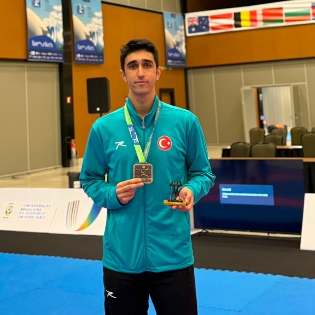 Denizlili Batuhan karate dünya üçüncüsü oldu