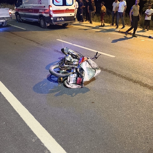 Osmaniye'de 2 motosikletin karıştığı kazada sürücüler yaralandı