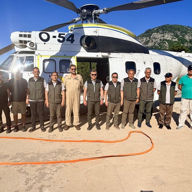 Kuşadası'nda konuşlu yangın söndürme helikopteri göreve hazır