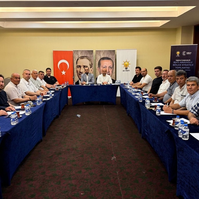 Eskişehir AK Parti Teşkilatı, Batı Anadolu Bölge Strateji Toplantısı'na kat...