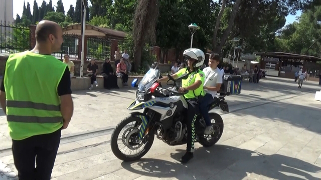 Veliler, kimliği kaybolan genç için seferber oldu
Sınava saniyeler kala yetişti