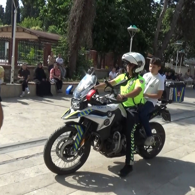 Veliler, kimliği kaybolan genç için seferber oldu
Sınava saniyeler kala yet...