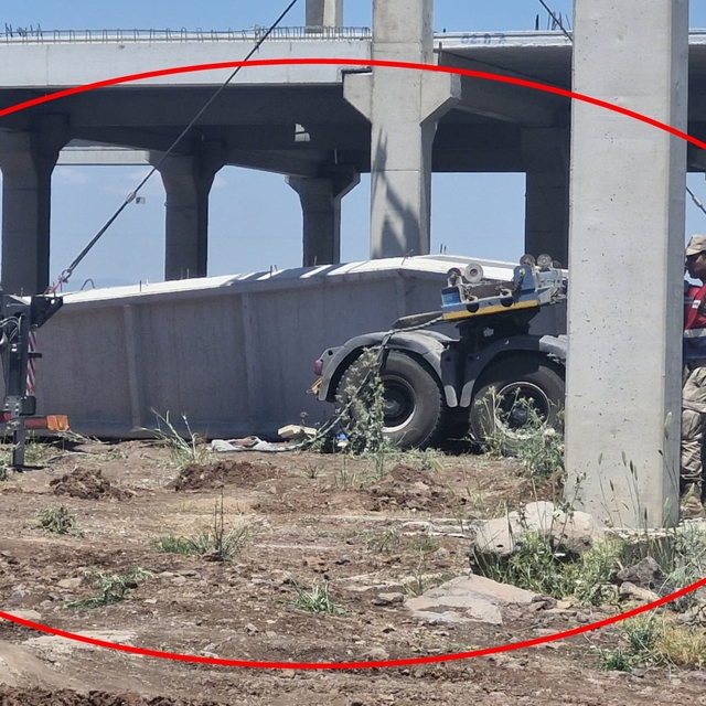Fabrika inşaatında beton blok, işçilerin üzerine düştü: 1 ölü, 1 yaralı