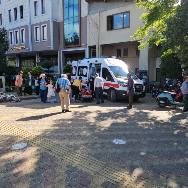 Sıcak havada fenalaşan şahıs, hastaneye kaldırıldı