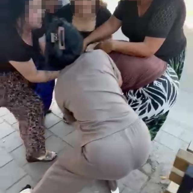 Kadınların tekme tokatlı kavgasında dayak atan taraf konuştu
"2 gün önce o...