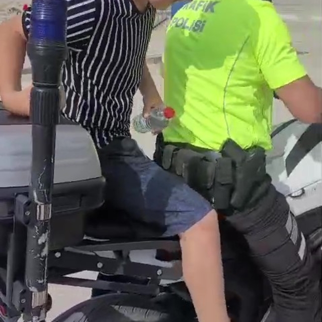 Polis ekipleri öğrenciyi sınava yetiştirmek için zamanla yarıştı