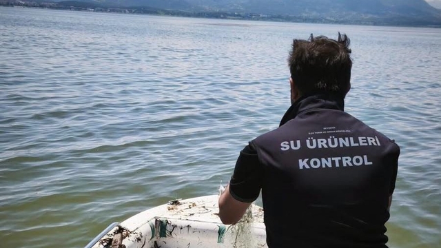 Gölde kaçak avlanmaya geçit yok
Jandarma ve tarım ekiplerinden ortak denetim