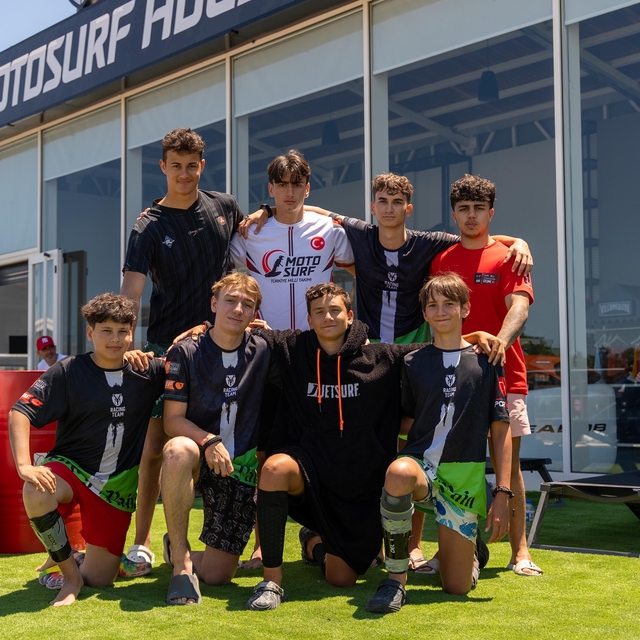 Türk Sporcular İzeltaş Dünya Motosurf Şampiyonası'nda zirve yolunda