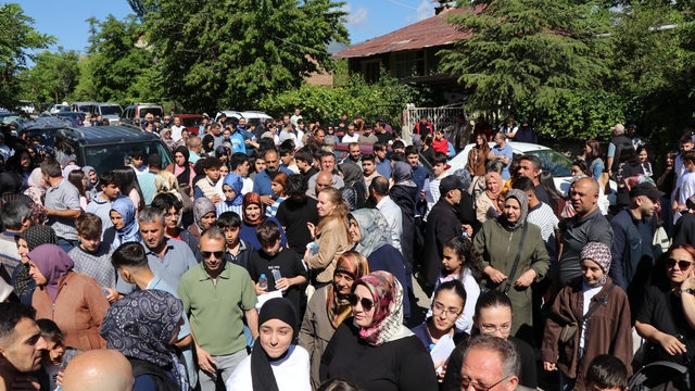 Sınava gireceği merkezi karıştıran öğrenci son anda sınava yetiştirildi
Oltu'da LGS heyecanı yaşadı