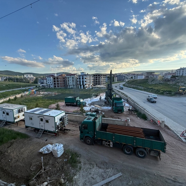 Bayburt'ta yeraltı suyu aramalarında 150 metrede suya ulaşıldı