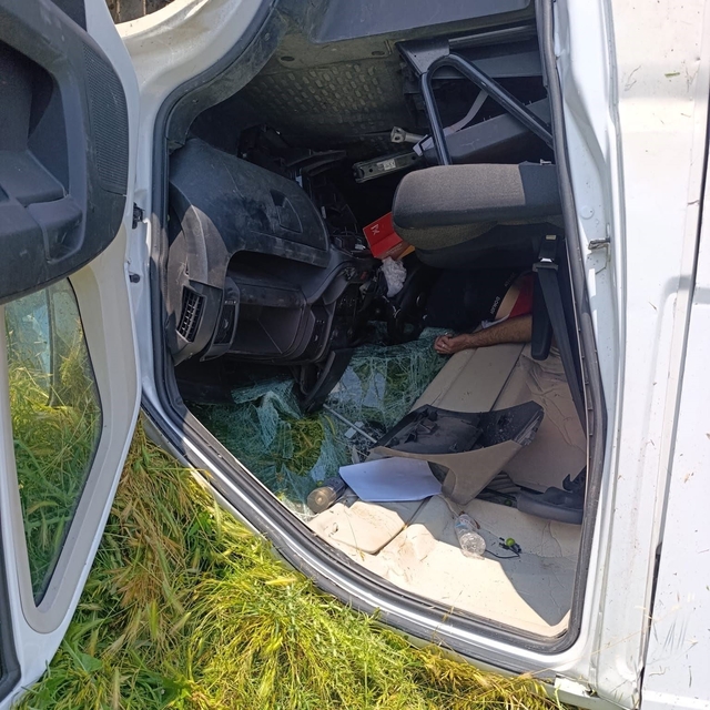 Çivrilli kargocu Baklan'da trafik kazasında hayatını kaybetti