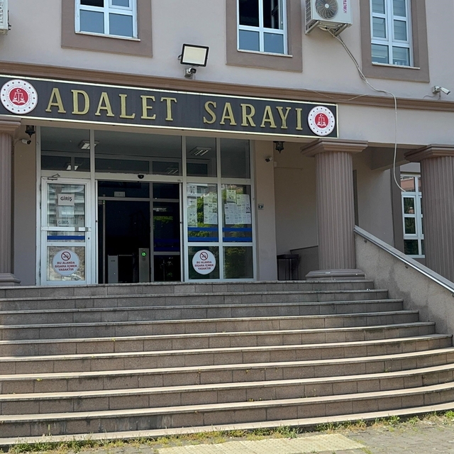 Kenevir yetiştirmek için iklimlendirme sistemi kurmuş