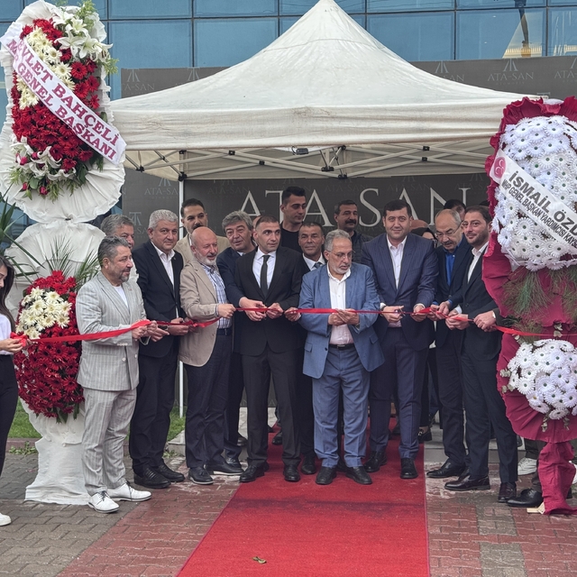 Ata-San Otomotiv yeni hizmet binası protokolün katılımıyla açıldı