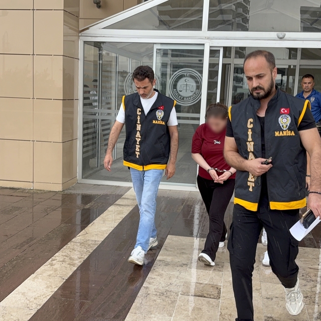 Çöplükteki bebeğin sırrı 16 yıl sonra çözüldü
Topuk kanı izi cinayeti aydın...