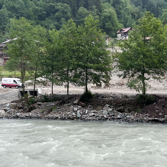 Rize'de aranan kayıp şahıs ölü bulundu, arama çalışmasına katılan ekibin bo...