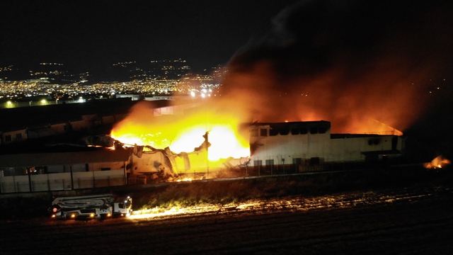 Kahramanmaraş'taki fabrika yangını dron ile görüntülendi