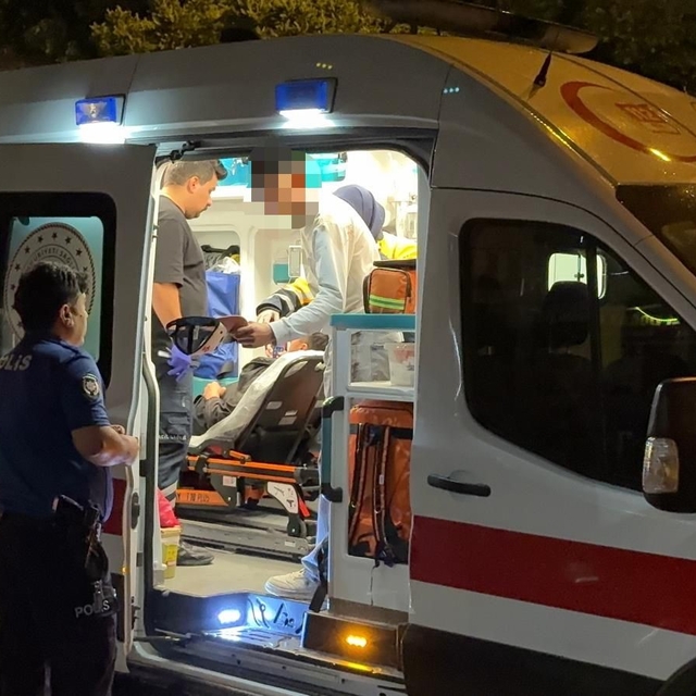 Parkta çocuklar arası bıçaklı kavga: 2 yaralı