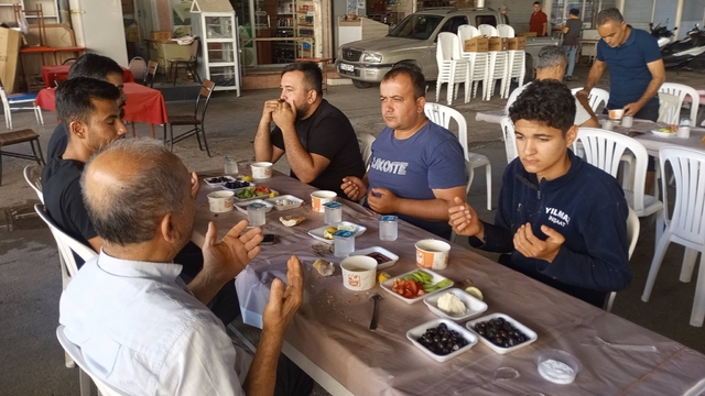 Turunçova Esnaf ve Sanatkarlar Odası üyeleriyle buluştu