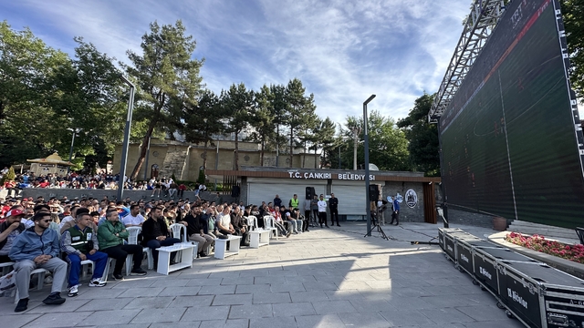 Milli maç heyecanı Çankırı'da dev ekranda yaşanıyor