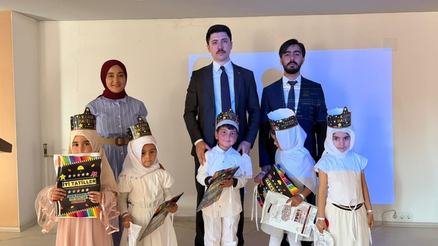 Kaymakam Kahraman, minik öğrencilerin heyecanına ortak oldu