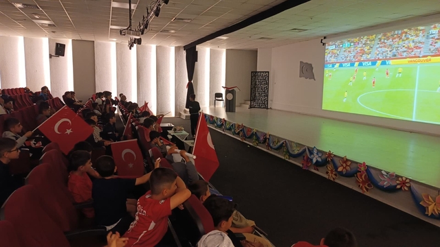 Van'da milli maç heyecanı