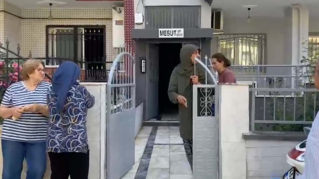 Tartıştığı boşanma aşamasındaki eşini öldürdü, kızını yaraladı