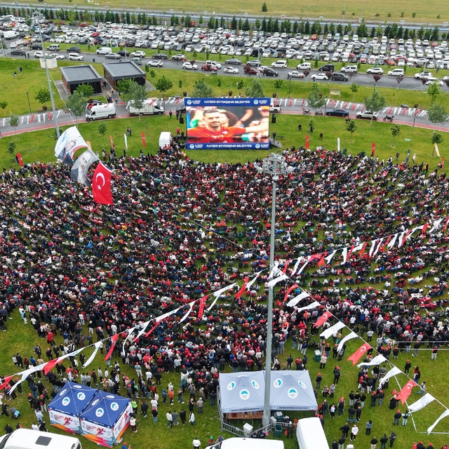 Kayseri, milli takım için tek yürek oldu