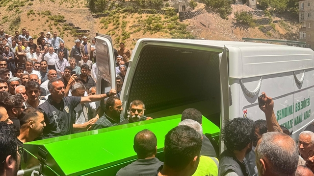 Silahla kayınpederinin evini bastı: 4 ölü (2)